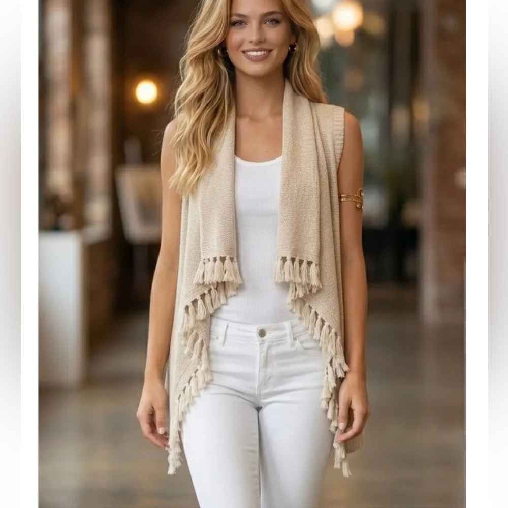 LILLY PULITZER Abbott Sweater Vest Cardigan with Tassels Tan Gold Sz MEDIUM - Picture 1 of 10